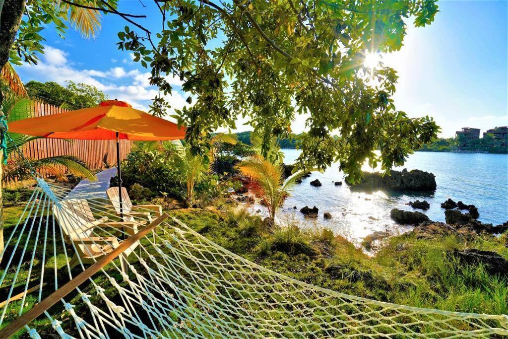 The Dock Resort Over Water Retreat เวสต์เอนด์ ภายนอก รูปภาพ