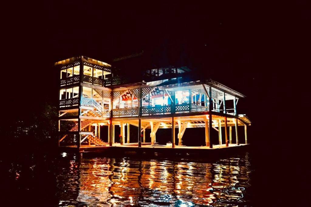 The Dock Resort Over Water Retreat เวสต์เอนด์ ภายนอก รูปภาพ