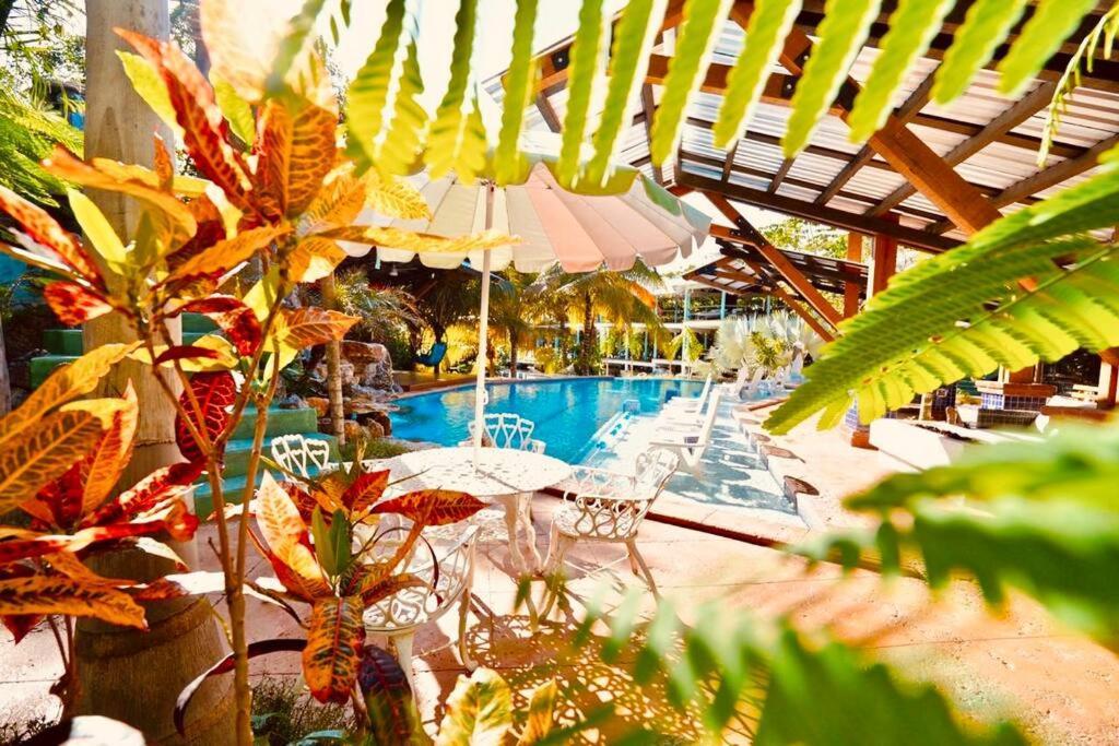 The Dock Resort Over Water Retreat เวสต์เอนด์ ภายนอก รูปภาพ