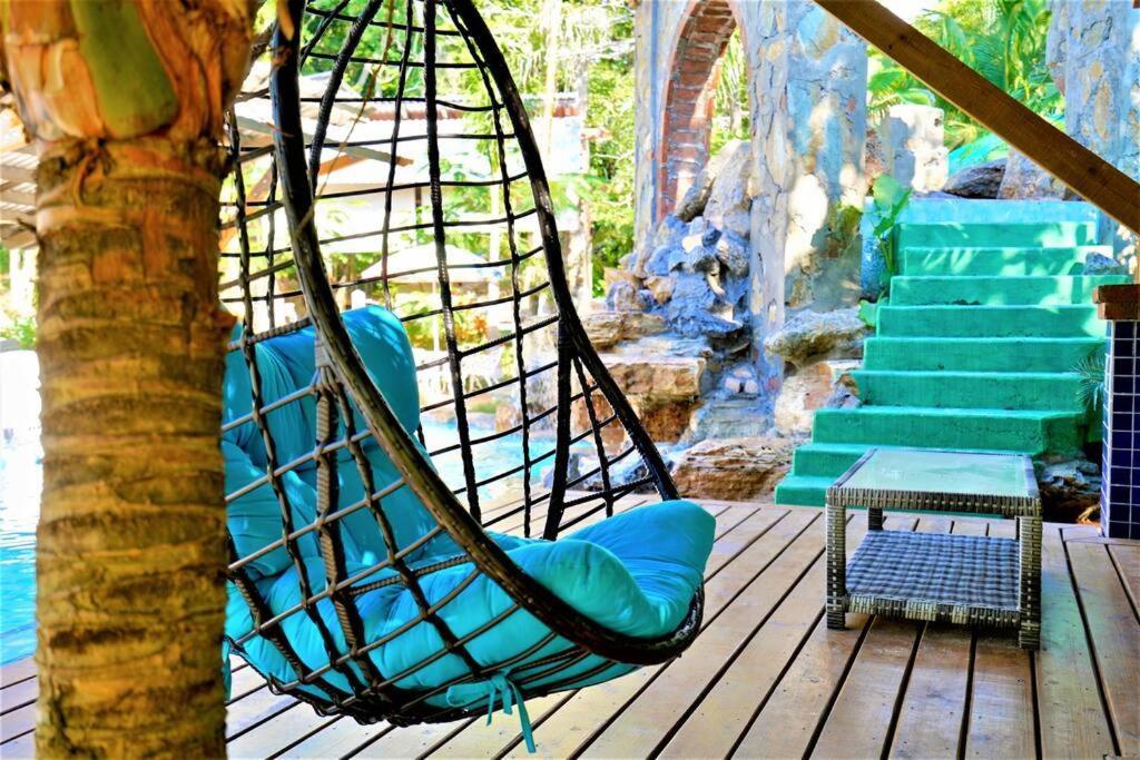 The Dock Resort Over Water Retreat เวสต์เอนด์ ภายนอก รูปภาพ