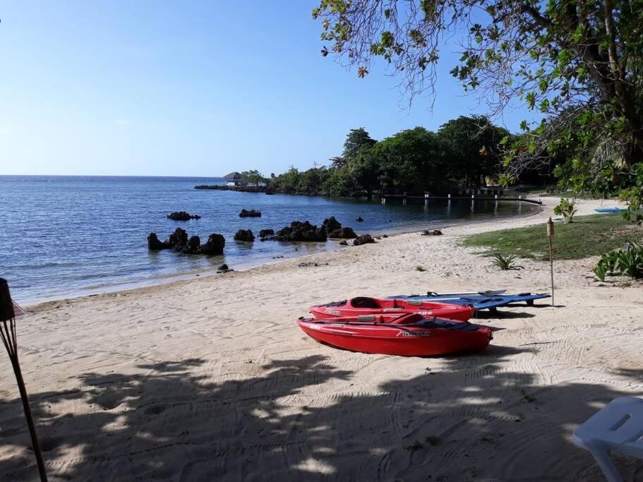 The Dock Resort Over Water Retreat เวสต์เอนด์ ภายนอก รูปภาพ