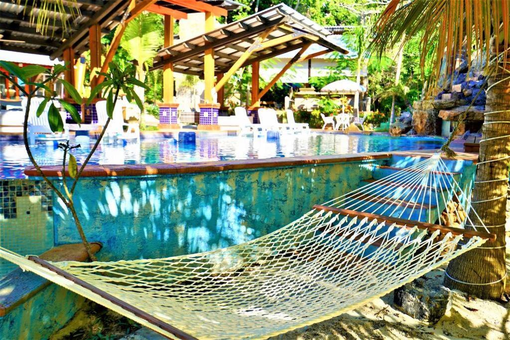 The Dock Resort Over Water Retreat เวสต์เอนด์ ภายนอก รูปภาพ